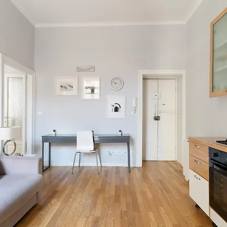 Guesthost - Citta Studi Balcony Διαμέρισμα